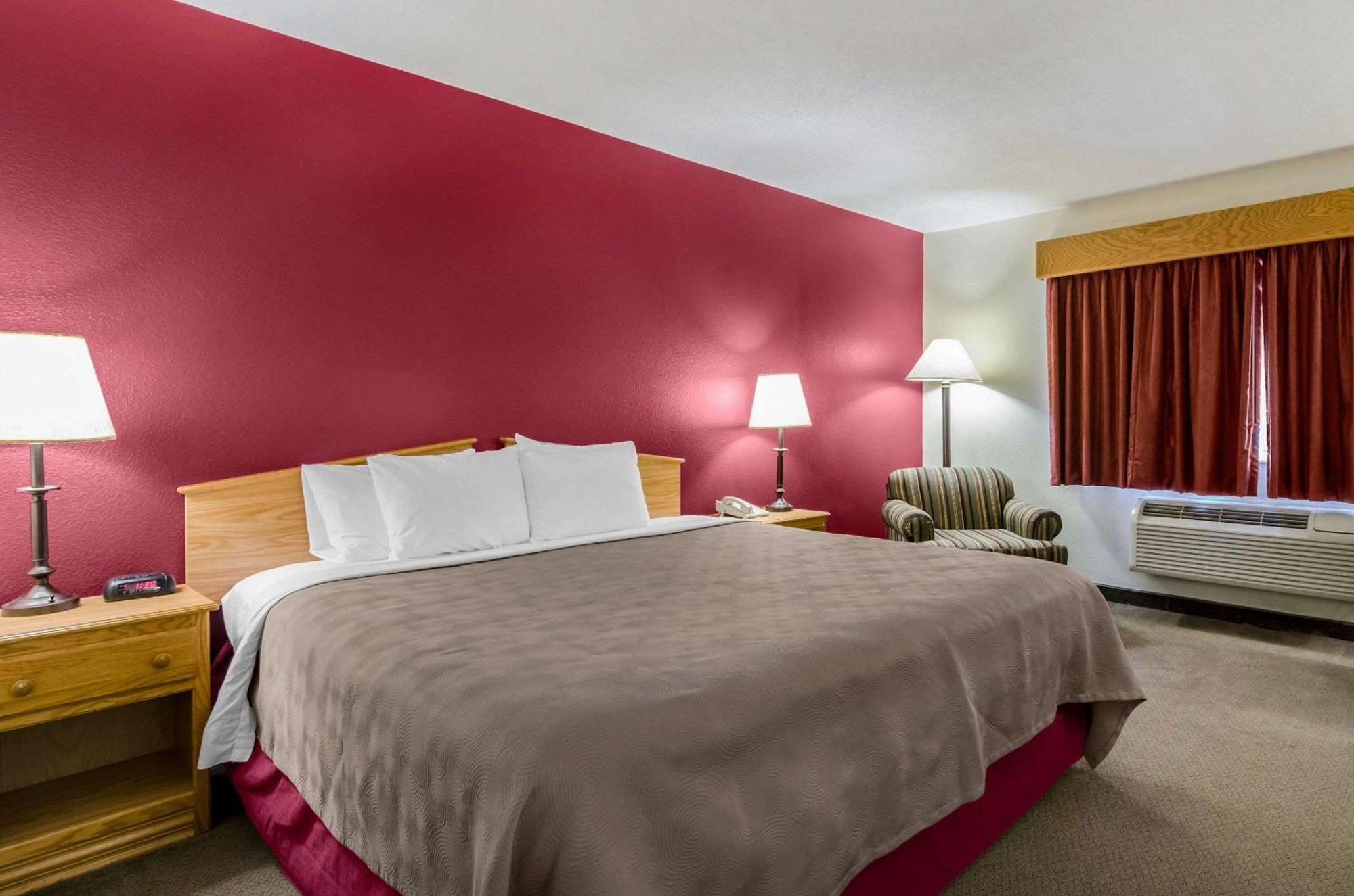 Rodeway Inn Hesston Kültér fotó