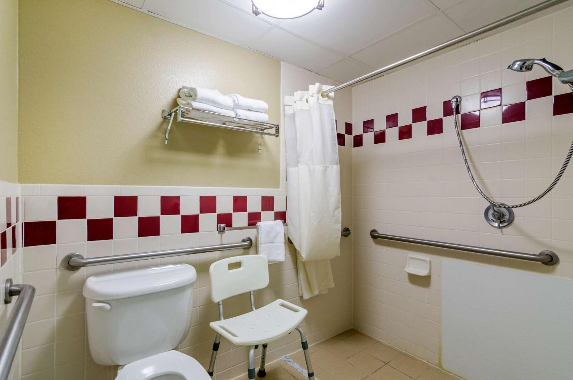 Rodeway Inn Hesston Kültér fotó