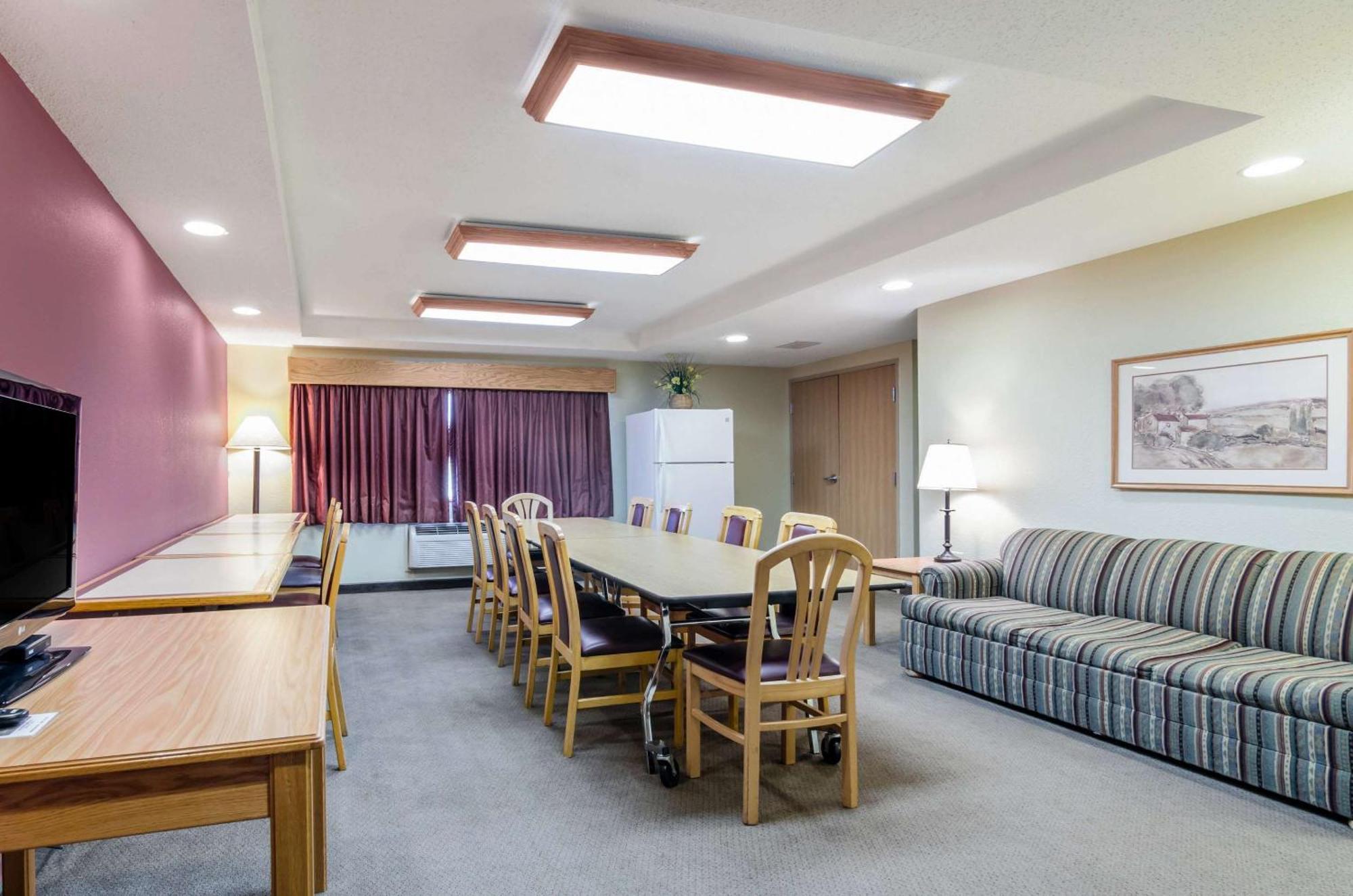 Rodeway Inn Hesston Kültér fotó