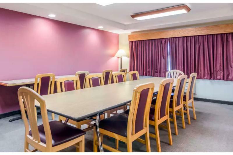 Rodeway Inn Hesston Kültér fotó